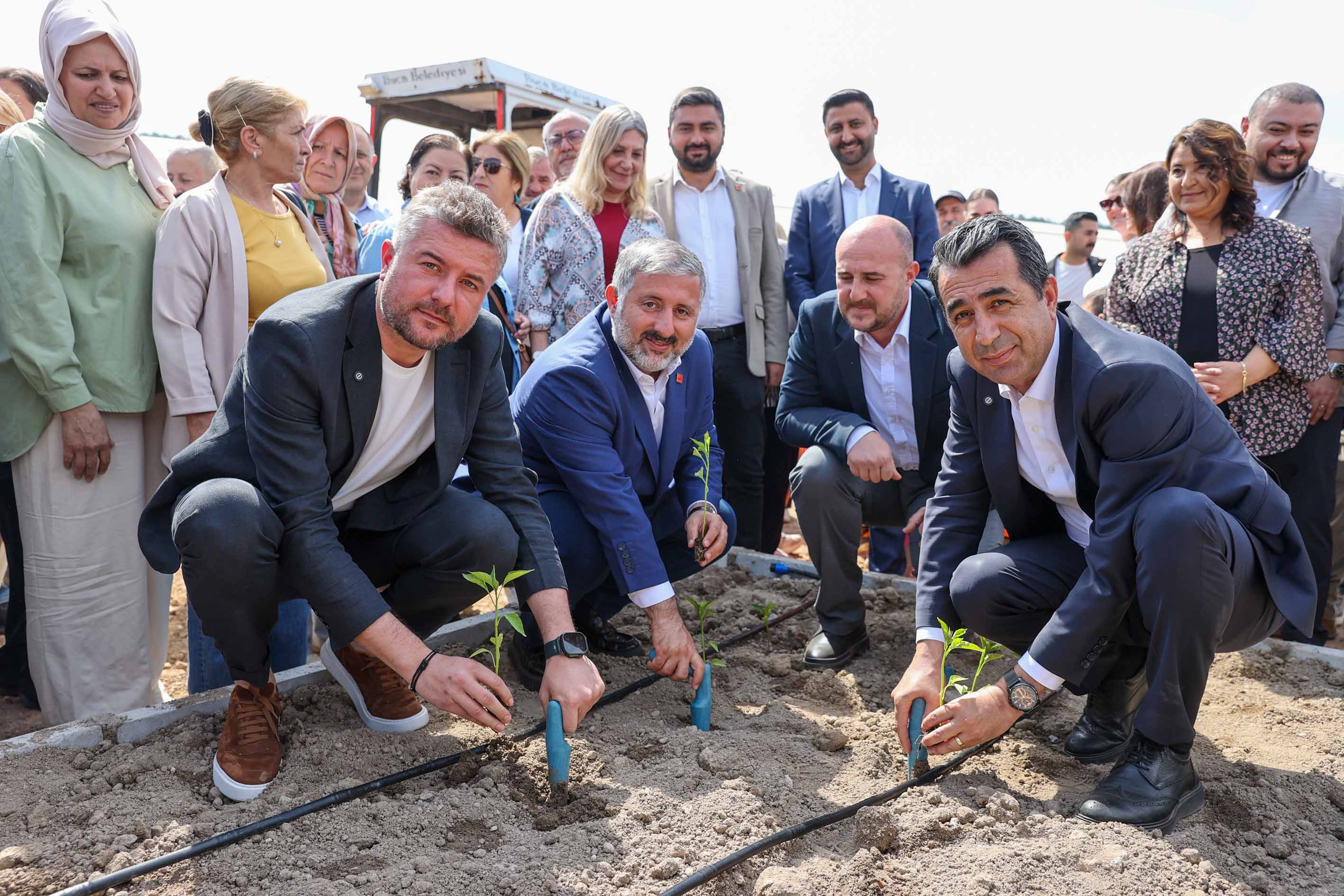 Buca’da Bin Umut Fidesi Toprakla Buluştu