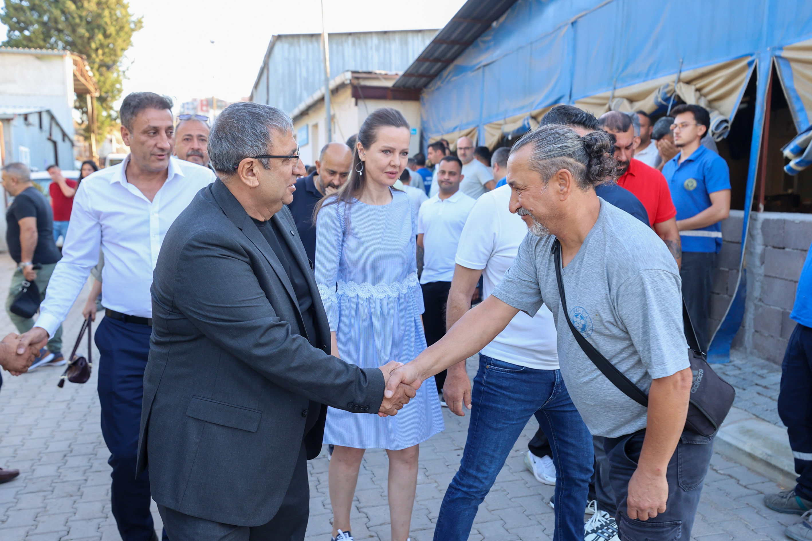Başkan Vekili Benzer,  Mesaiye Park Bahçeler Şantiyesinde Başladı