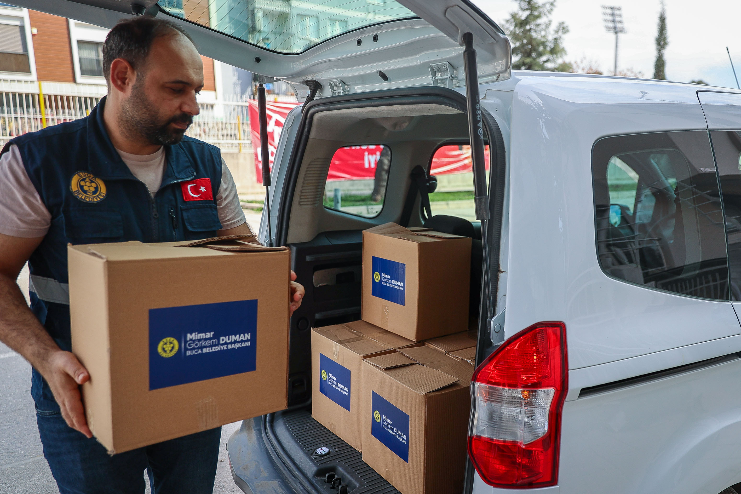 Buca Belediyesi’nden İhtiyaç Sahiplerine Ramazan Kolisi