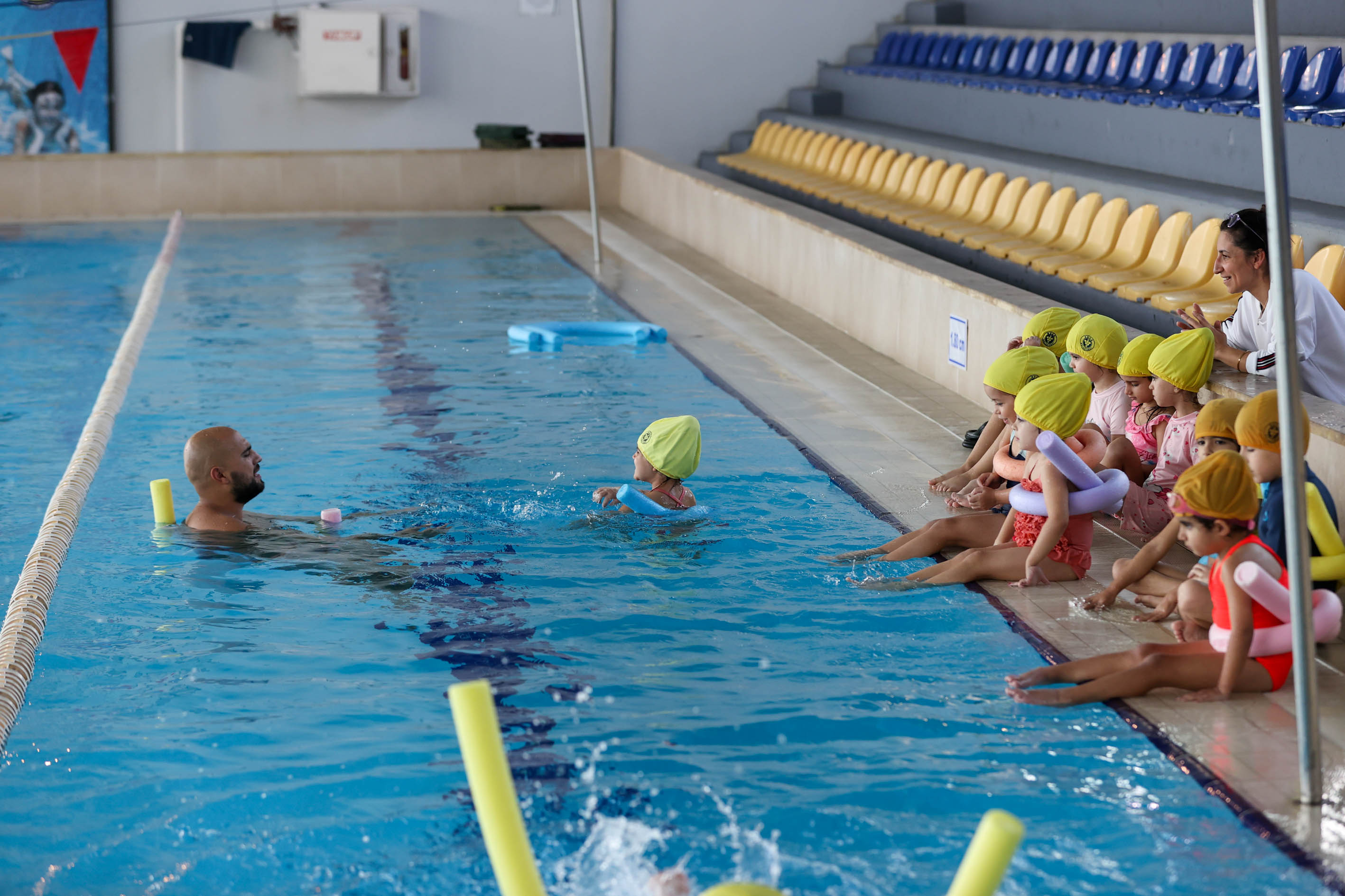 Buca’nın Miniklerine Ücretsiz Eğitimden Sonra Şimdi de Havuz Keyfi