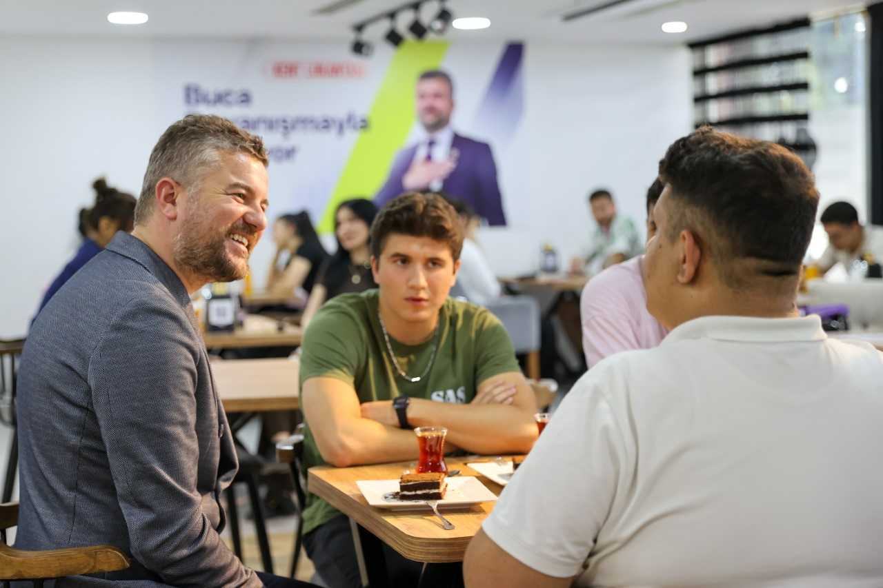 Buca’nın Üzüm Cafe’sini Gençler Çok Sevdi