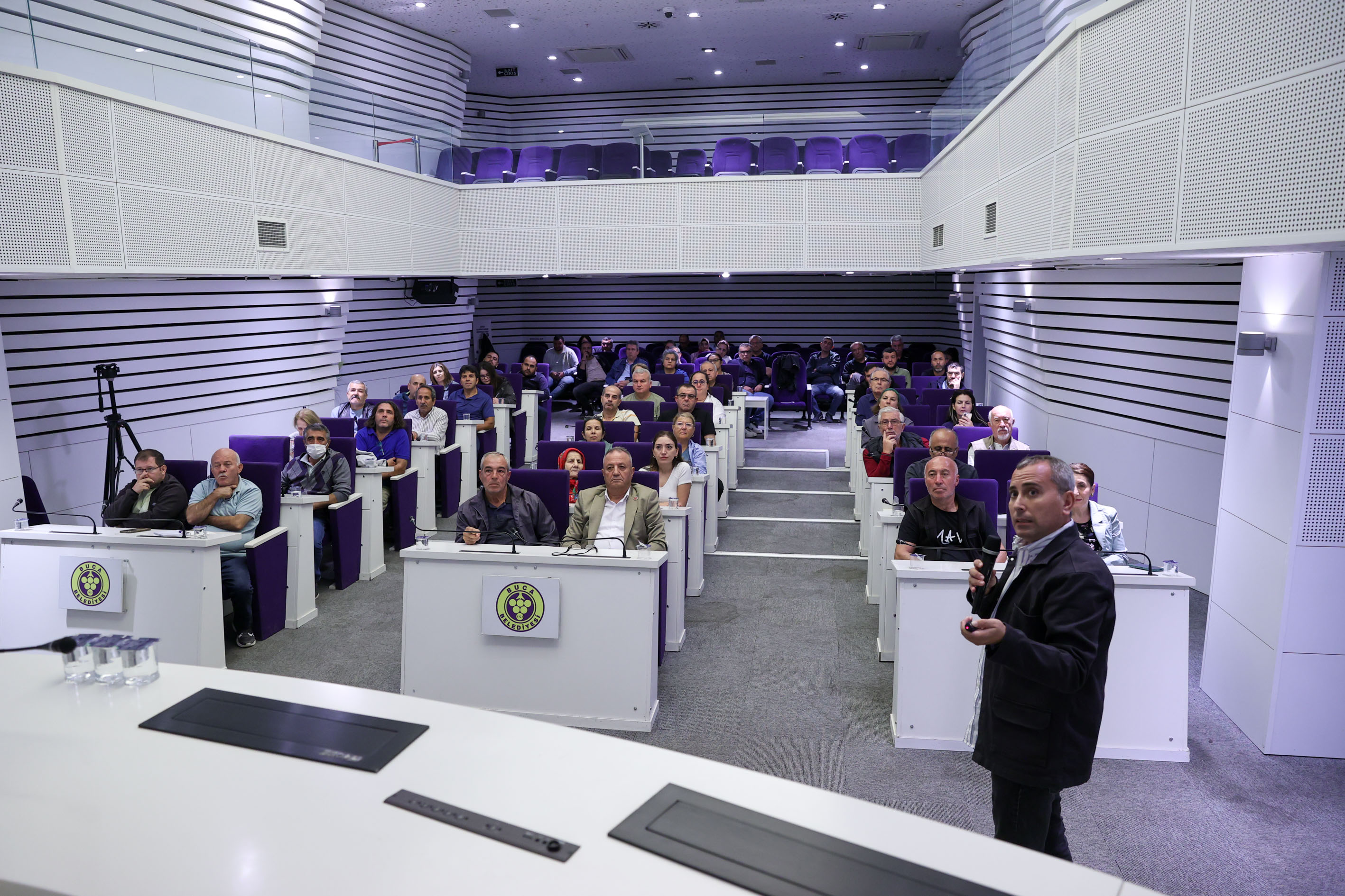 Buca Belediyesi’nden Zeytin Budama Eğitimi