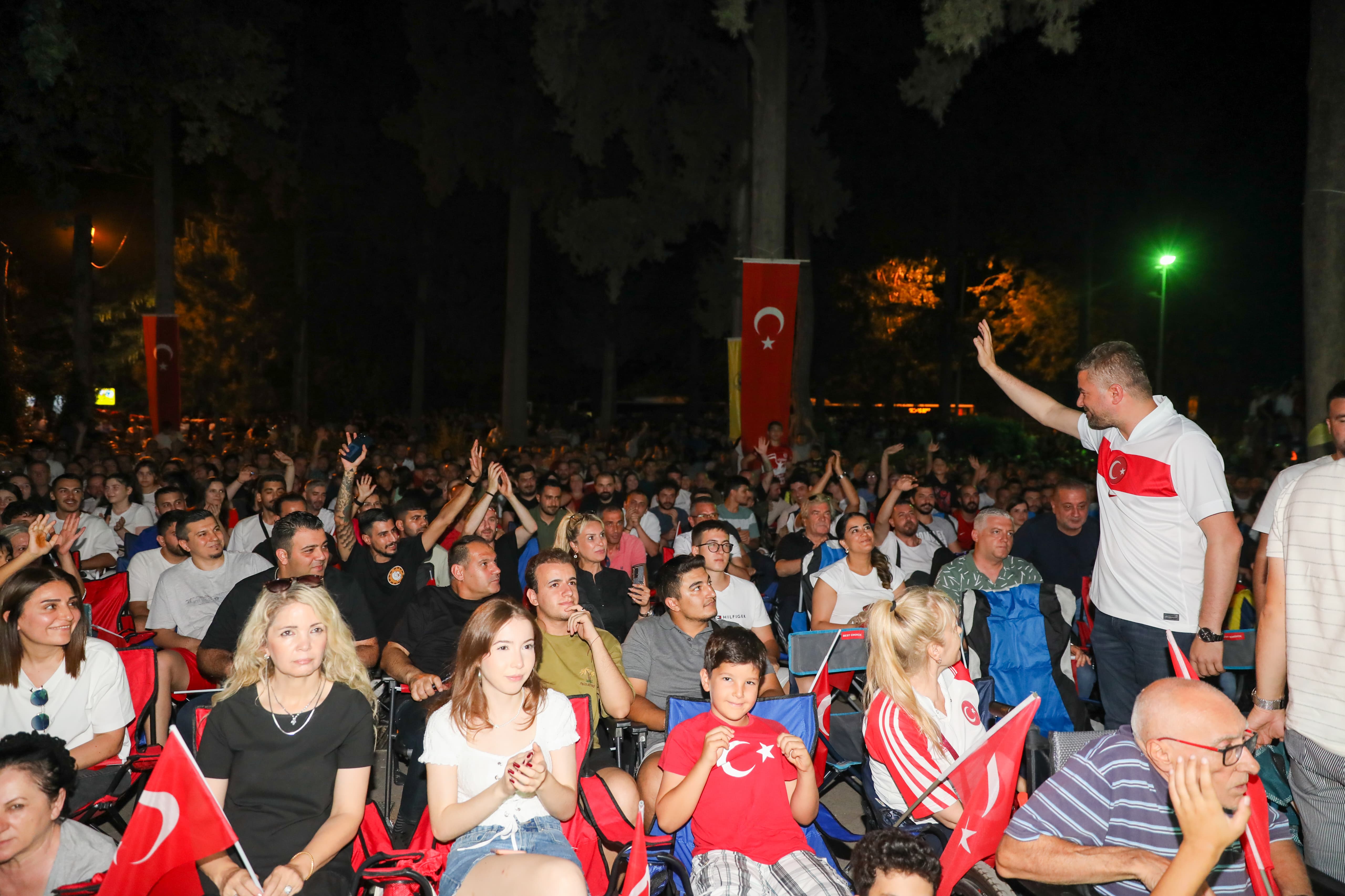 Buca Çeyrek Final Mücadelesini Dev Ekranda İzleyecek
