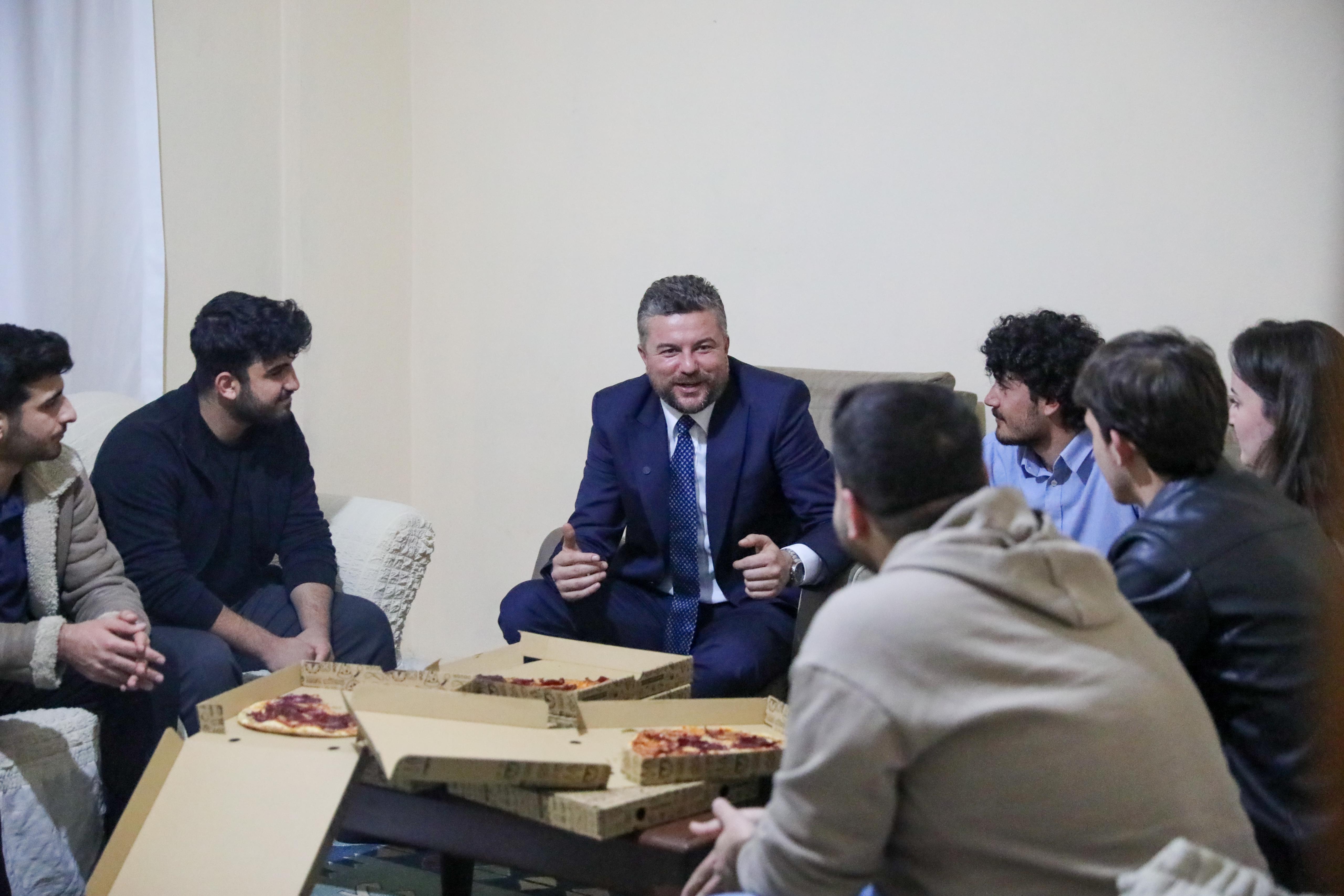 Başkan Görkem Duman’dan Öğrenci Evine Ziyaret