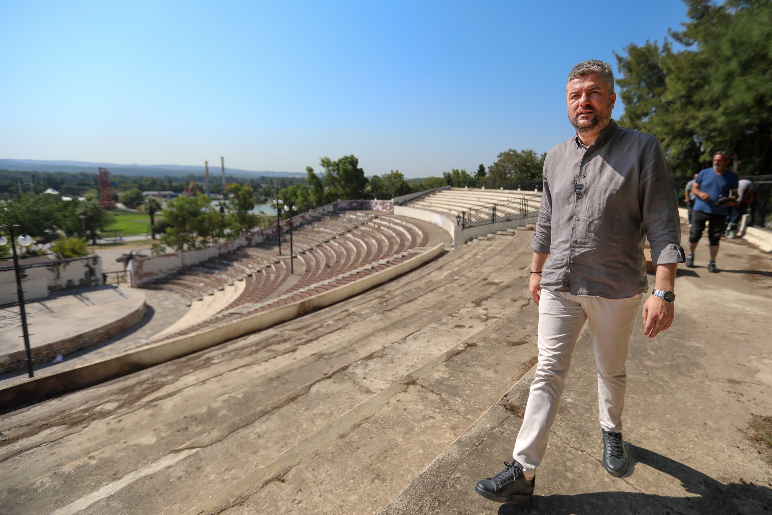 Buca’daki amfi tiyatro kentin sanat hafızasında izler bırakmaya hazırlanıyor