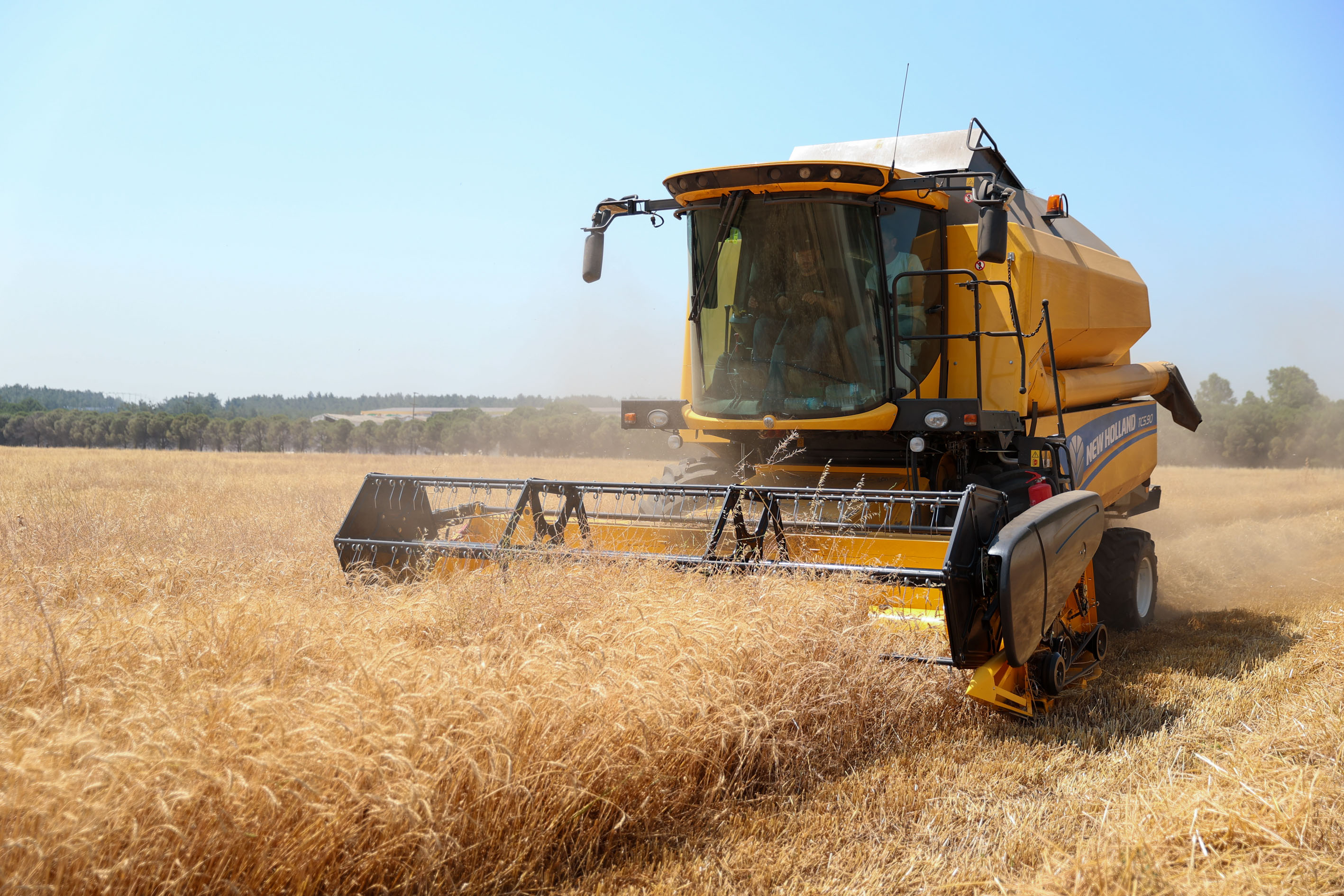 Buca Belediyesi’nden Hayvancılık Yapan Köylülere Saman Balyası Desteği