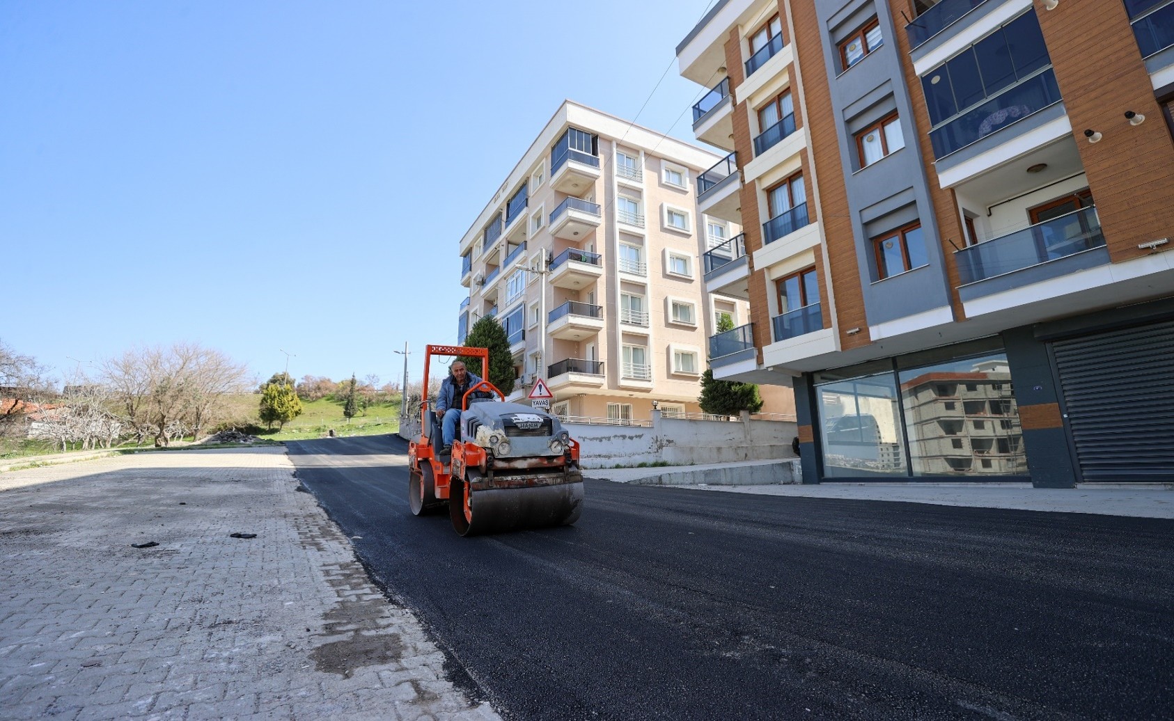 694/34 Sokak Mustafa Kemal Mahallesi Serme Asfalt Çalışması