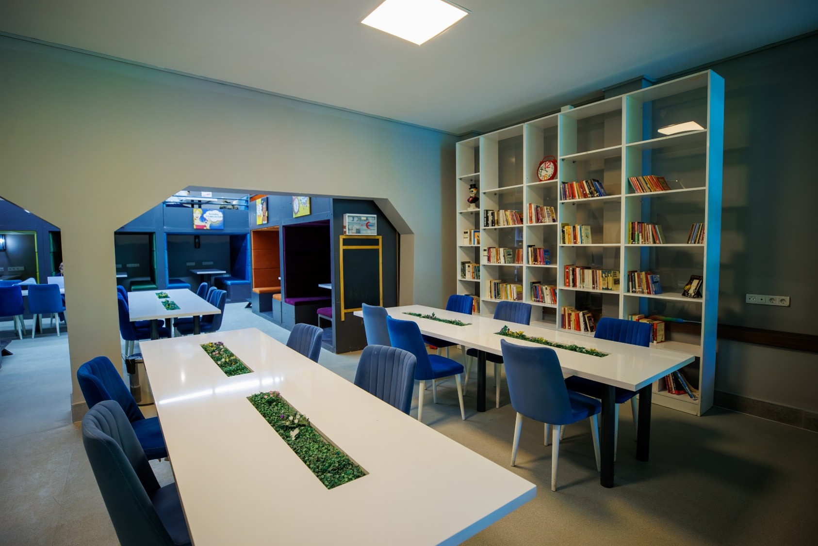 Buca Çarşı Işılay Saygın Gençlik Merkezi Çatı Yalıtımı Yapılması Çalışması